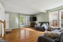 brightmls/07efdfd0c3104cfa678bc39c94dde311.jpg?width=131&height=105&format3=webp
