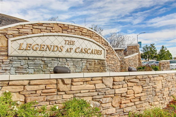 Stone entrance sign for The Legends at Cascades.