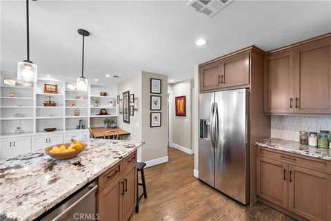 listing image
