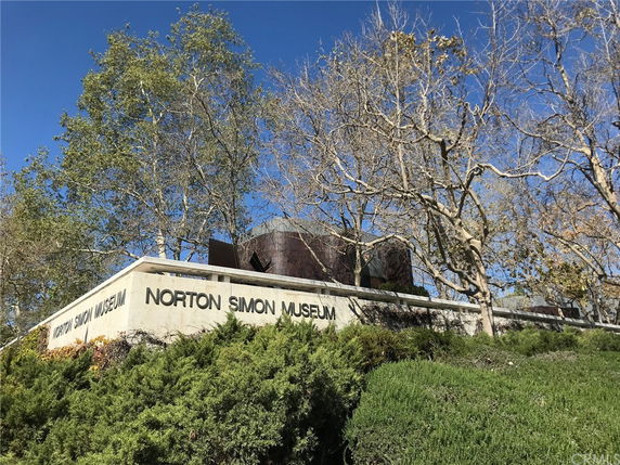 Front view of a building with the name 'Norton Simon Museum' on the facade.