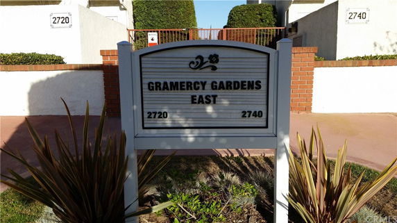 Front view of Gramercy Gardens East with building numbers 2720 and 2740.