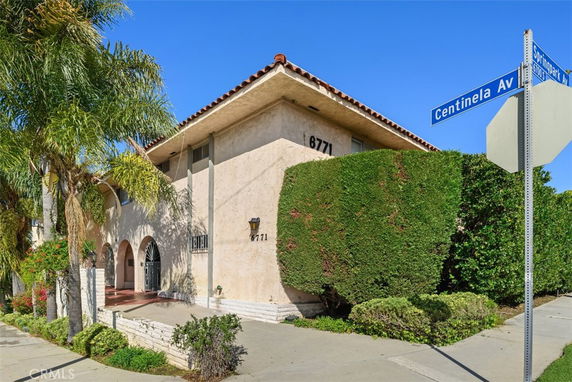Front view of a building located at the corner of Centinela Ave and Springpark Ave.