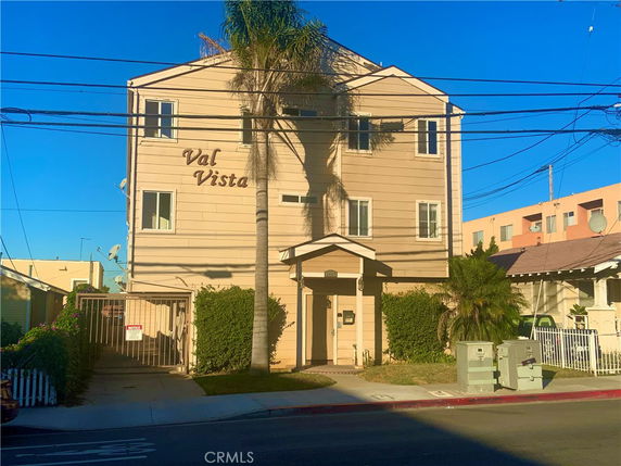 Front view of a multi-story building labeled 'Val Vista'.