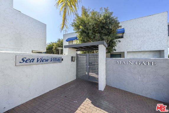 Front view of Sea View Villas main gate entrance.