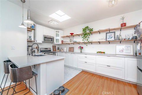 listing image