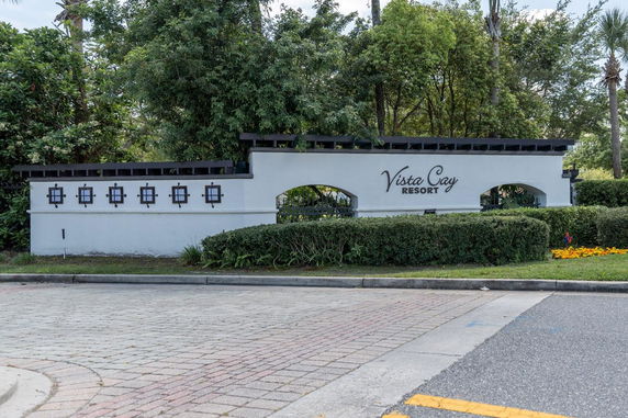 Front view of Vista Cay Resort entrance sign.