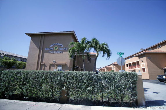 Front view of Tamarind Grove Villas condominiums.