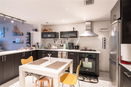 miamire/400a5e40d2b0e4b3372b6b5000518822.jpg?width=131&height=105&format3=webp