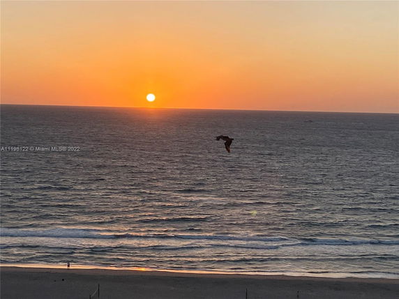 Panoramic view of the ocean and sunset.