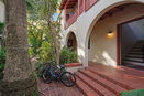 miamire/581e8bf979cb1555c9dcf4d3739069b2.jpg?width=131&height=105&format3=webp