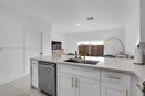 miamire/779d858e190842b41cd107b6ec0adb43.jpg?width=131&height=105&format3=webp