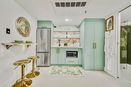 miamire/945c64ee8a9baf0084423c82f05825a1.jpg?width=131&height=105&format3=webp