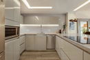 miamire/e0353d1e647998b33fef9c5f1a6bb200.jpg?width=131&height=105&format3=webp