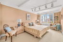 nyrebny2/186e6e7e7413d44cf238924f8efe88aa.jpg?width=131&height=105&format3=webp