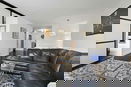 nyrebny2/2928cf7863f4b374aaa75c8b8f2d4712.jpg?width=131&height=105&format3=webp