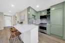 nyrebny2/2e485b2a577a1501c7c379cf0c6caa62.jpg?width=131&height=105&format3=webp
