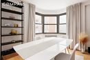 nyrebny2/3b260c8ac4fbb8f42add8d3b8421b2db.jpg?width=131&height=105&format3=webp
