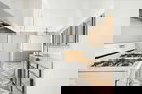 nyrebny2/56c1a2db241d8c63af22fcefd2c0d08e.jpg?width=131&height=105&format3=webp