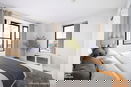 nyrebny2/744e5fcfcc617179224aec3c9d9b5356.jpg?width=131&height=105&format3=webp