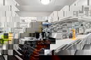 nyrebny2/7762ab1b05a4a05bbf08e77337b3e293.jpg?width=131&height=105&format3=webp