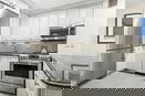 nyrebny2/7f1c9b9b6ab990b9179c7c14fab6f8f9.jpg?width=131&height=105&format3=webp