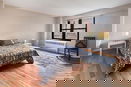 nyrebny2/7f4fab1031403a765347a7f116958771.jpg?width=131&height=105&format3=webp