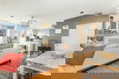 nyrebny2/924adf47cc460526f0357100f11b1b3d.jpg?width=131&height=105&format3=webp