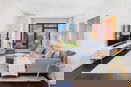 nyrebny2/9efa736ae3e96765c0e8756e4c057310.jpg?width=131&height=105&format3=webp