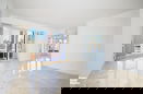 nyrebny2/ac9069adc28177e64406d194b9614493.jpg?width=131&height=105&format3=webp