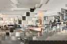 nyrebny2/c76c0a821f0d8994e394fa275af0455b.jpg?width=131&height=105&format3=webp