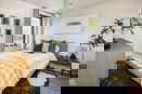 nyrebny2/c9778e1f633d9f46dbeca327ff8d130f.jpg?width=131&height=105&format3=webp